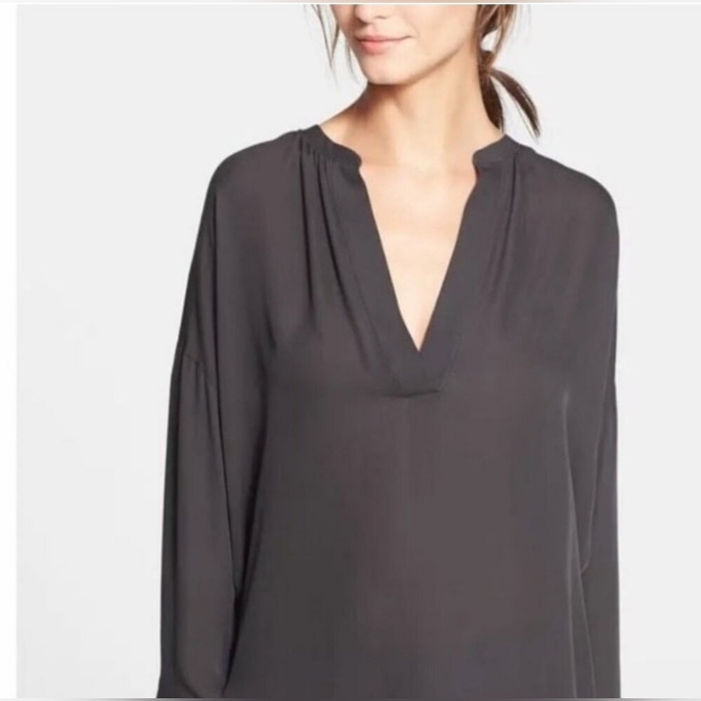 🌟7/25$ VINCE Silk Sheer Tunic